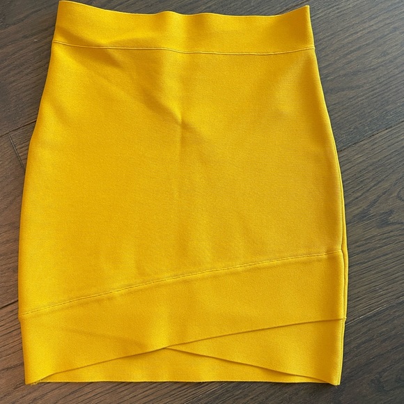 BCBG MAXAZRIA mini Skirt - Picture 1 of 2